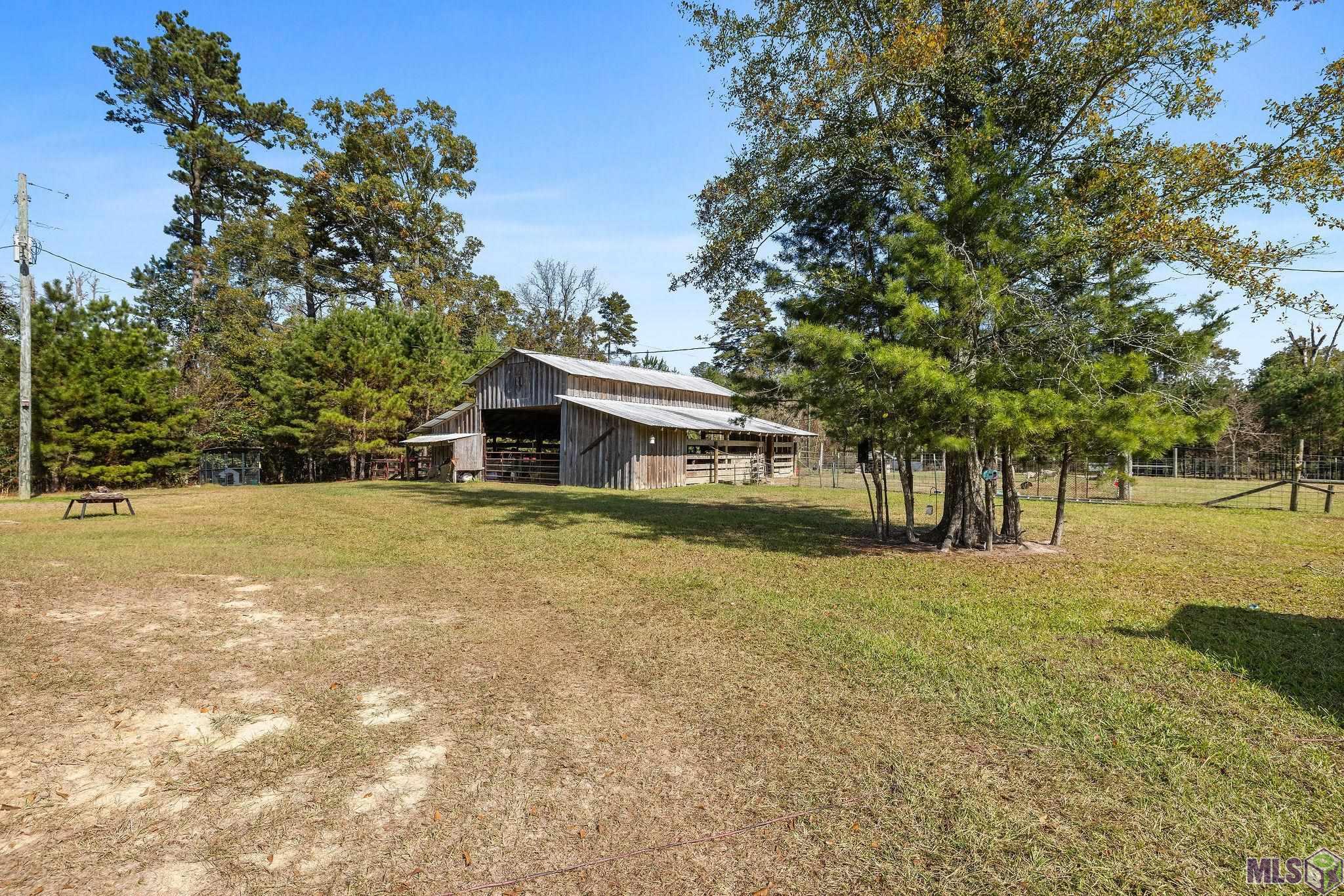 32028 North Doyle Road Holden, LA 70744 - Photo 5 of 37