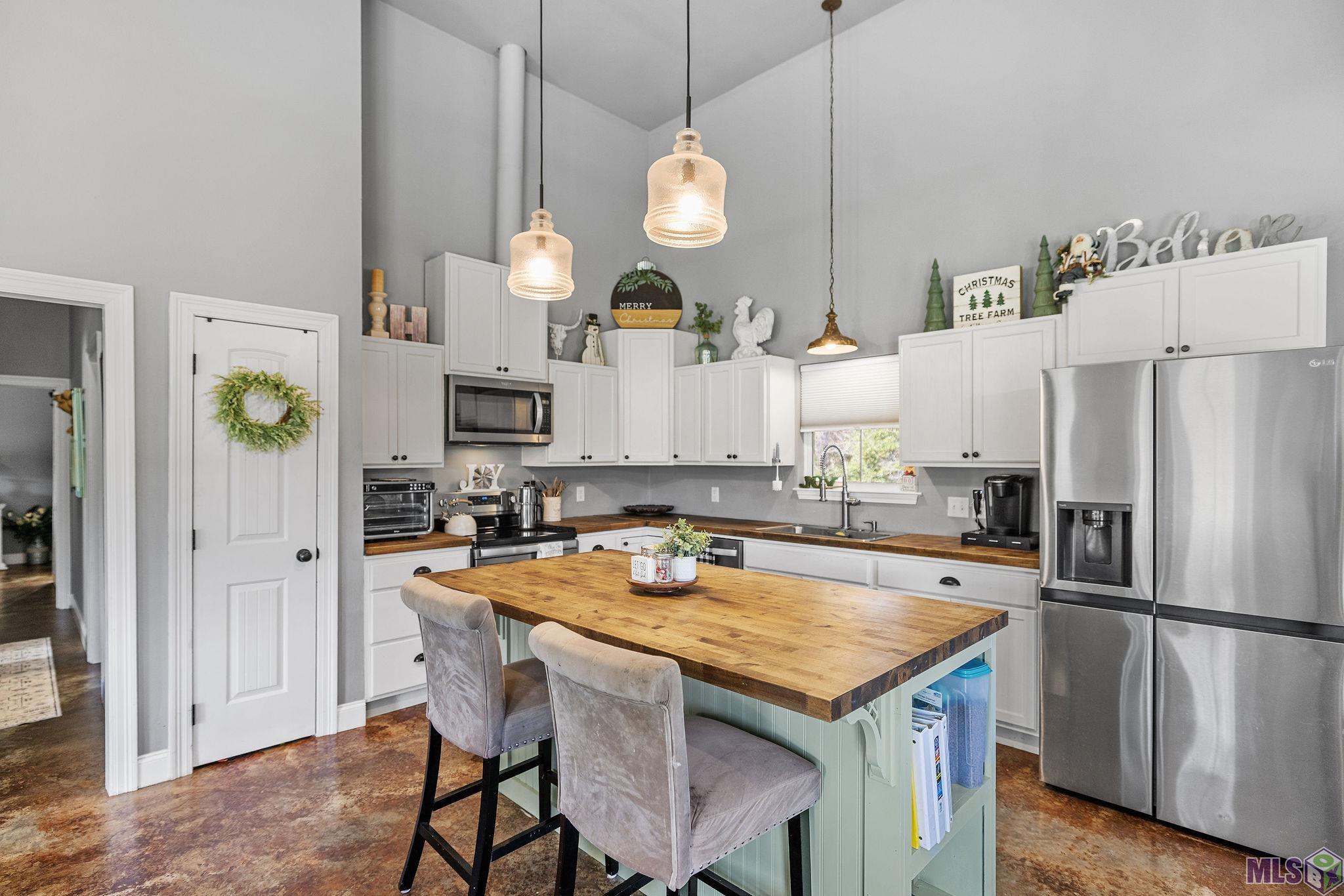 32028 North Doyle Road Holden, LA 70744 - Photo 10 of 37