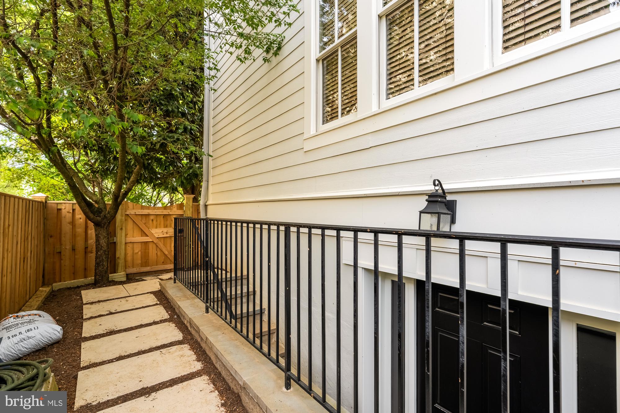 4111 18th Road North, Unit 1 Arlington, VA 22207 - Photo 6 of 35