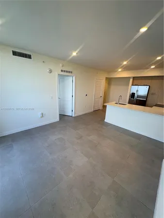 $4,699 | 16395 Biscayne Boulevard, Unit 2010, North Miami Beach, FL 33160
