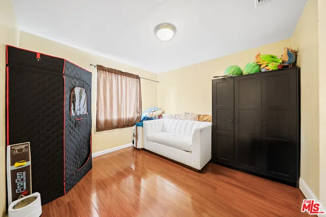 a view of a house with a yard and garage