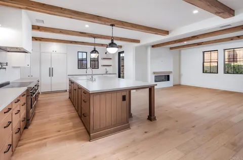 $4,800,000 | 832 Conestoga Court, Encinitas, CA 92024