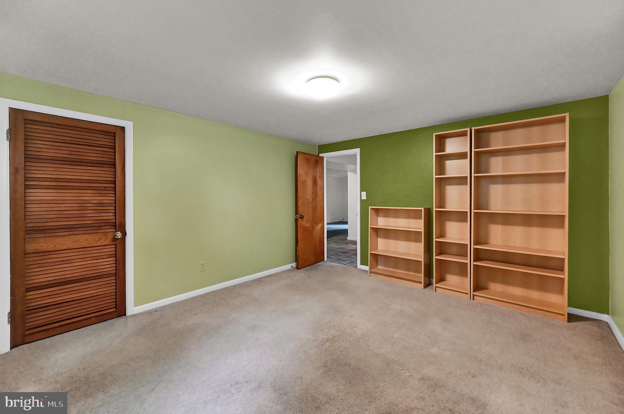6802 Sherwood Road Baltimore, MD 21239 - Photo 25 of 46