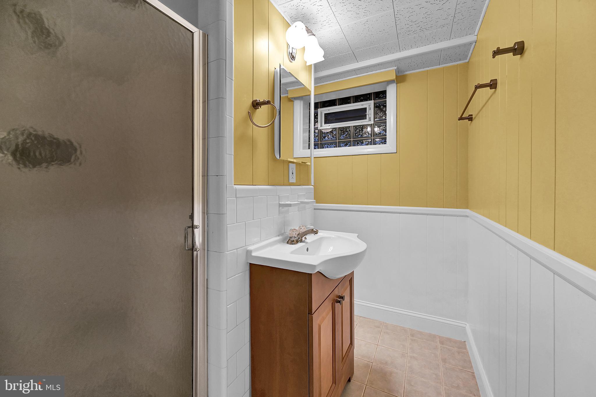 6802 Sherwood Road Baltimore, MD 21239 - Photo 26 of 46