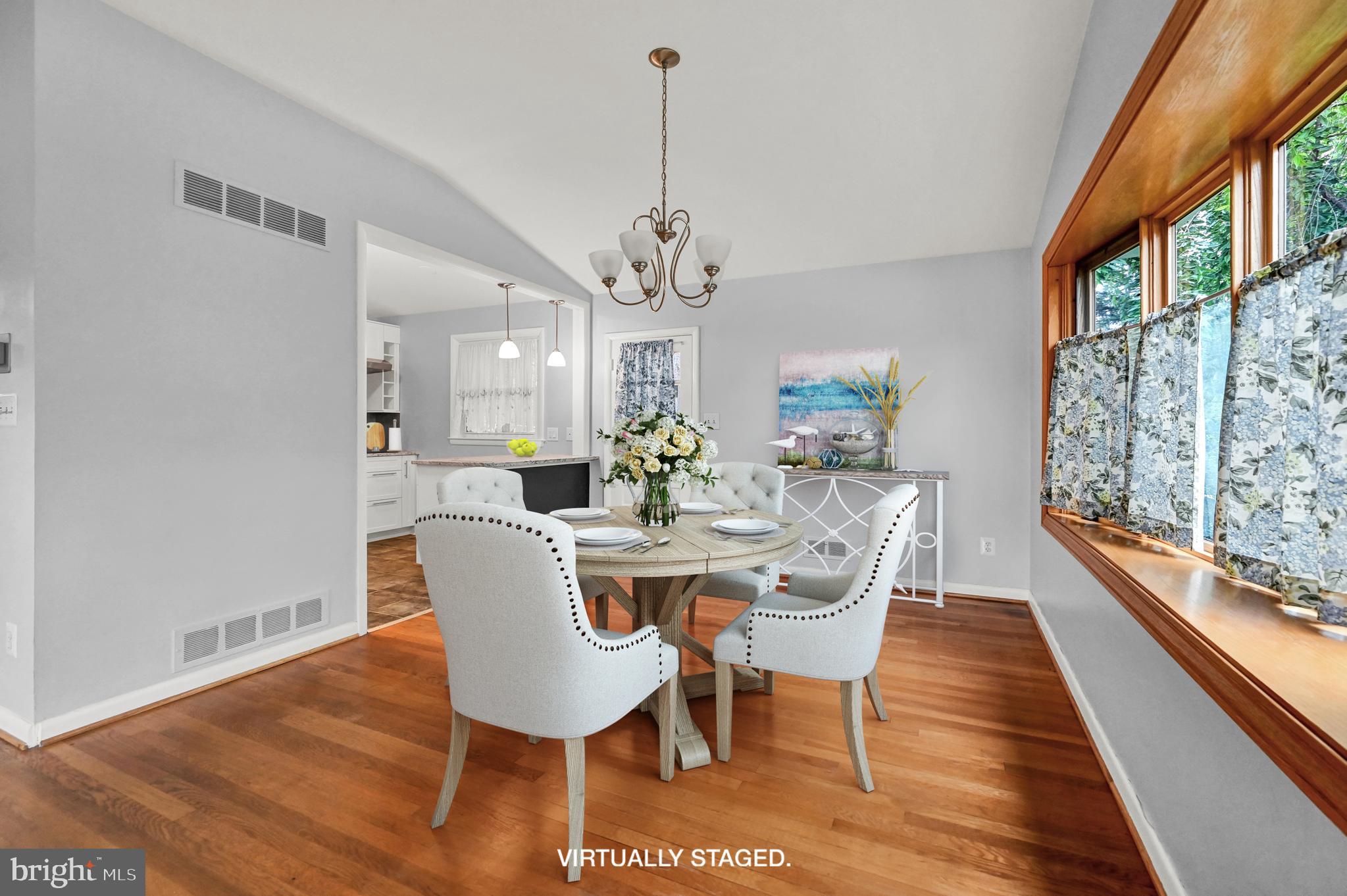 6802 Sherwood Road Baltimore, MD 21239 - Photo 3 of 46