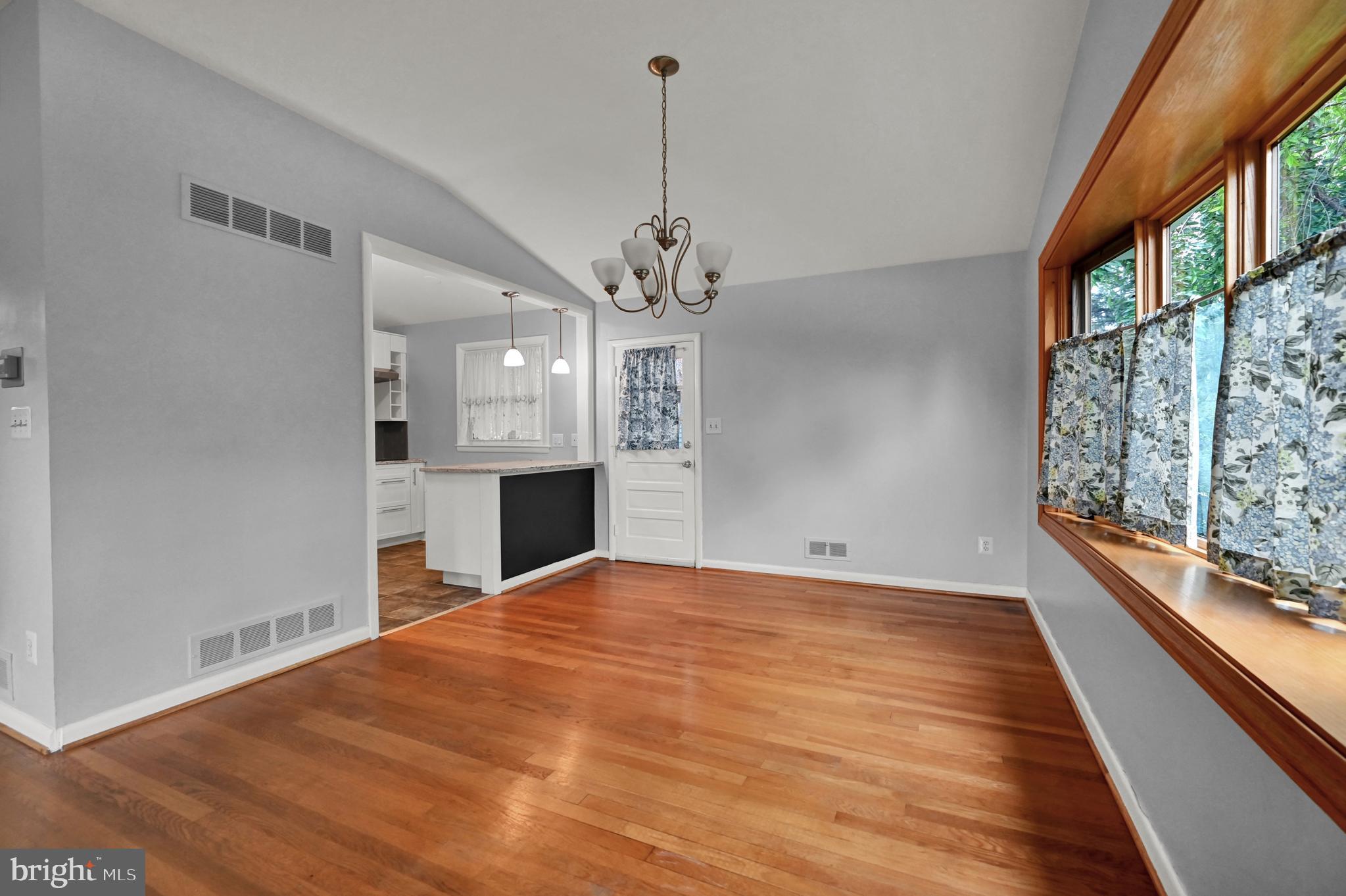 6802 Sherwood Road Baltimore, MD 21239 - Photo 36 of 46
