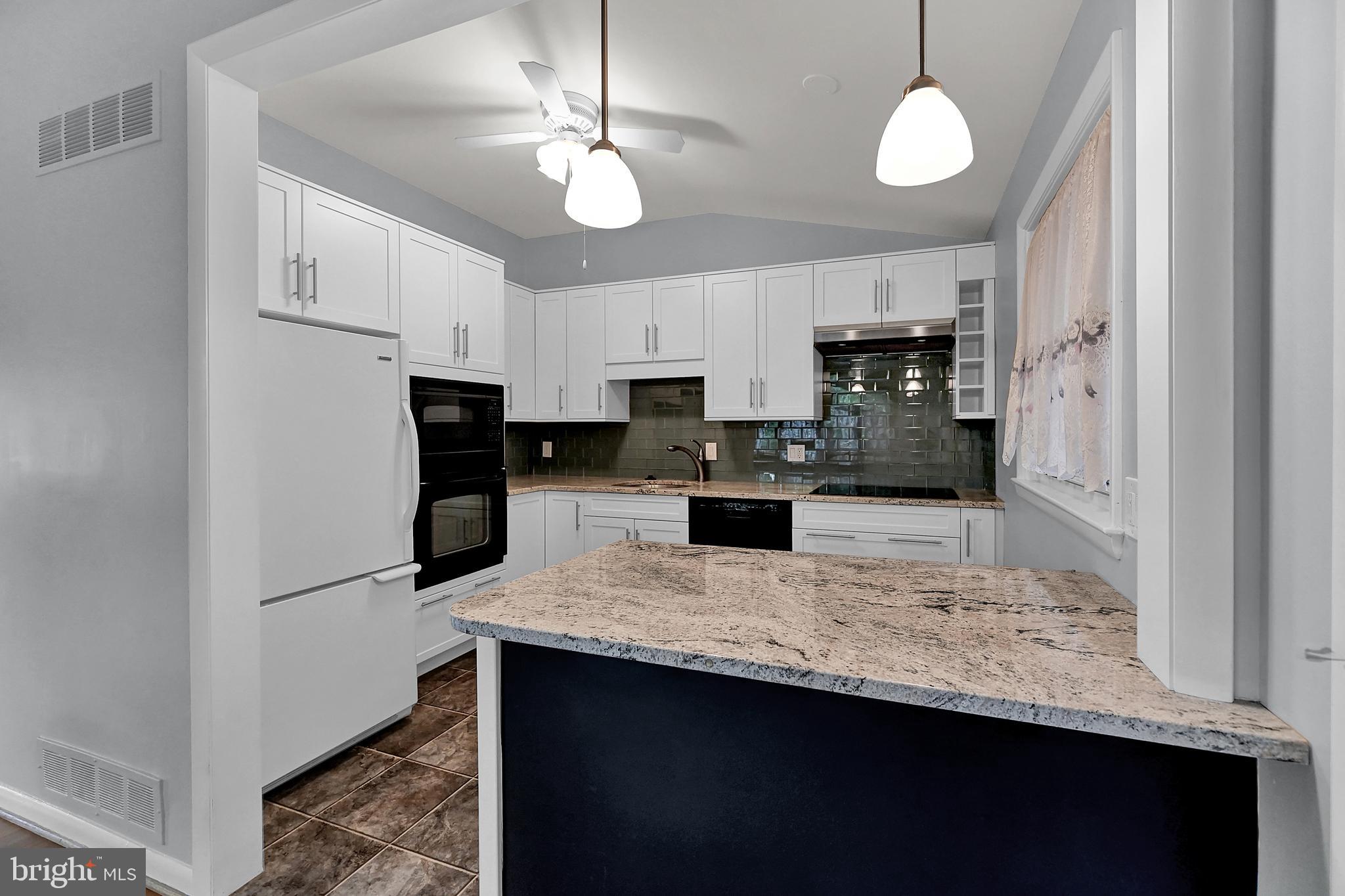 6802 Sherwood Road Baltimore, MD 21239 - Photo 9 of 46