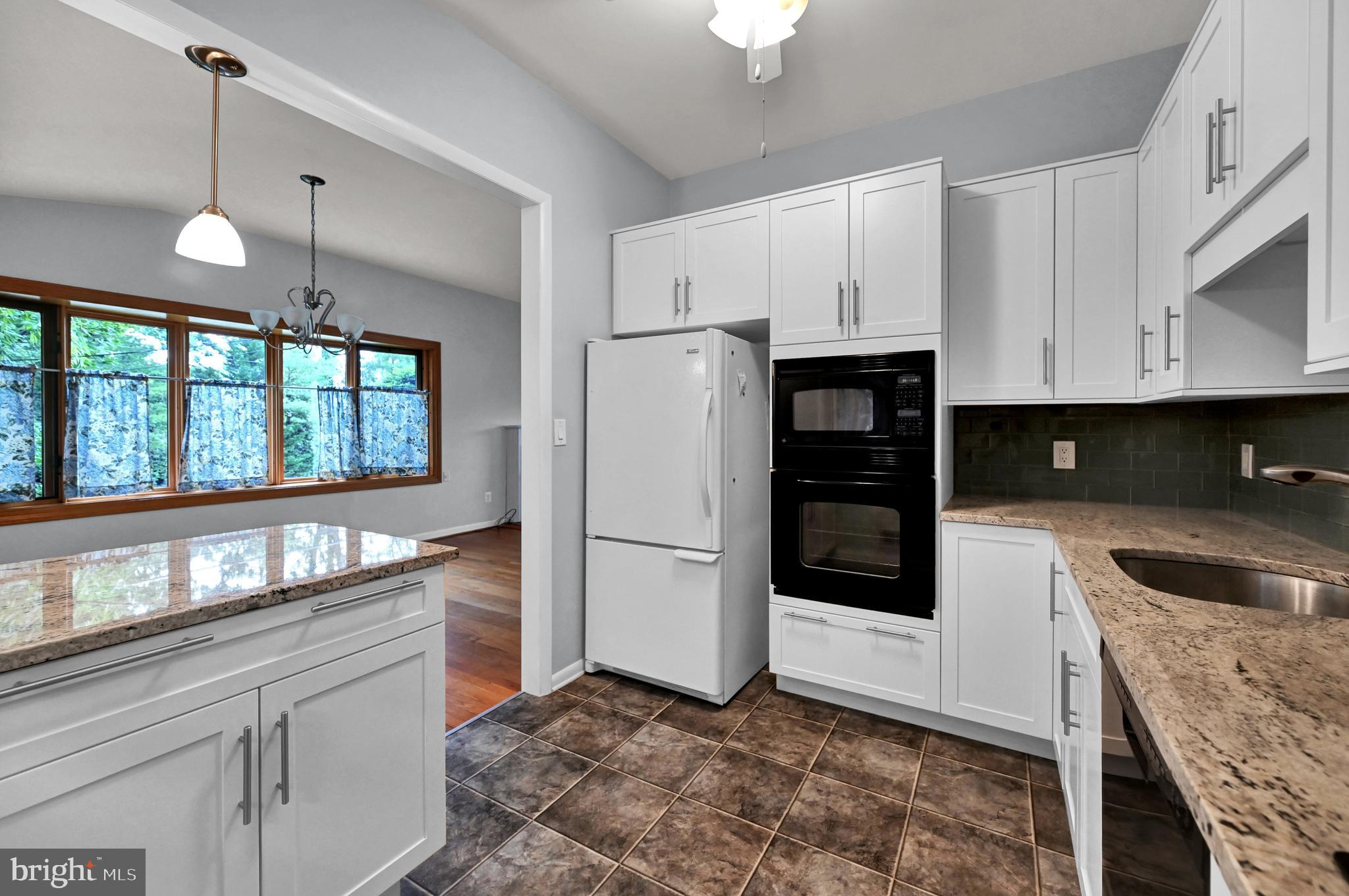 6802 Sherwood Road Baltimore, MD 21239 - Photo 10 of 46