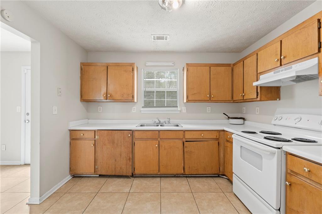 10266 Stone Street Northwest Covington, GA 30014 - Photo 8 of 26