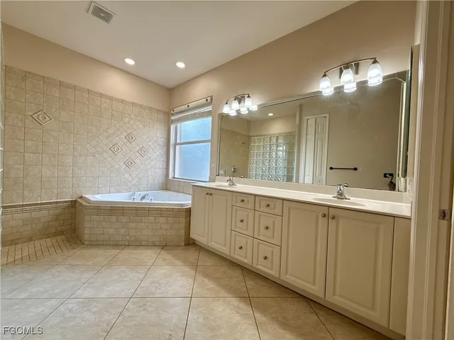 $469,900 | 1901 El Dorado Parkway West, Cape Coral, FL 33914