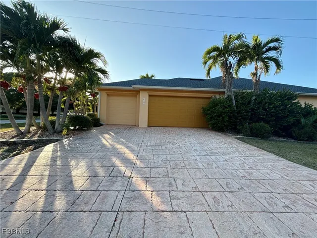 $469,900 | 1901 El Dorado Parkway West, Cape Coral, FL 33914