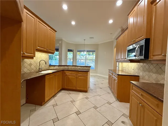 $469,900 | 1901 El Dorado Parkway West, Cape Coral, FL 33914