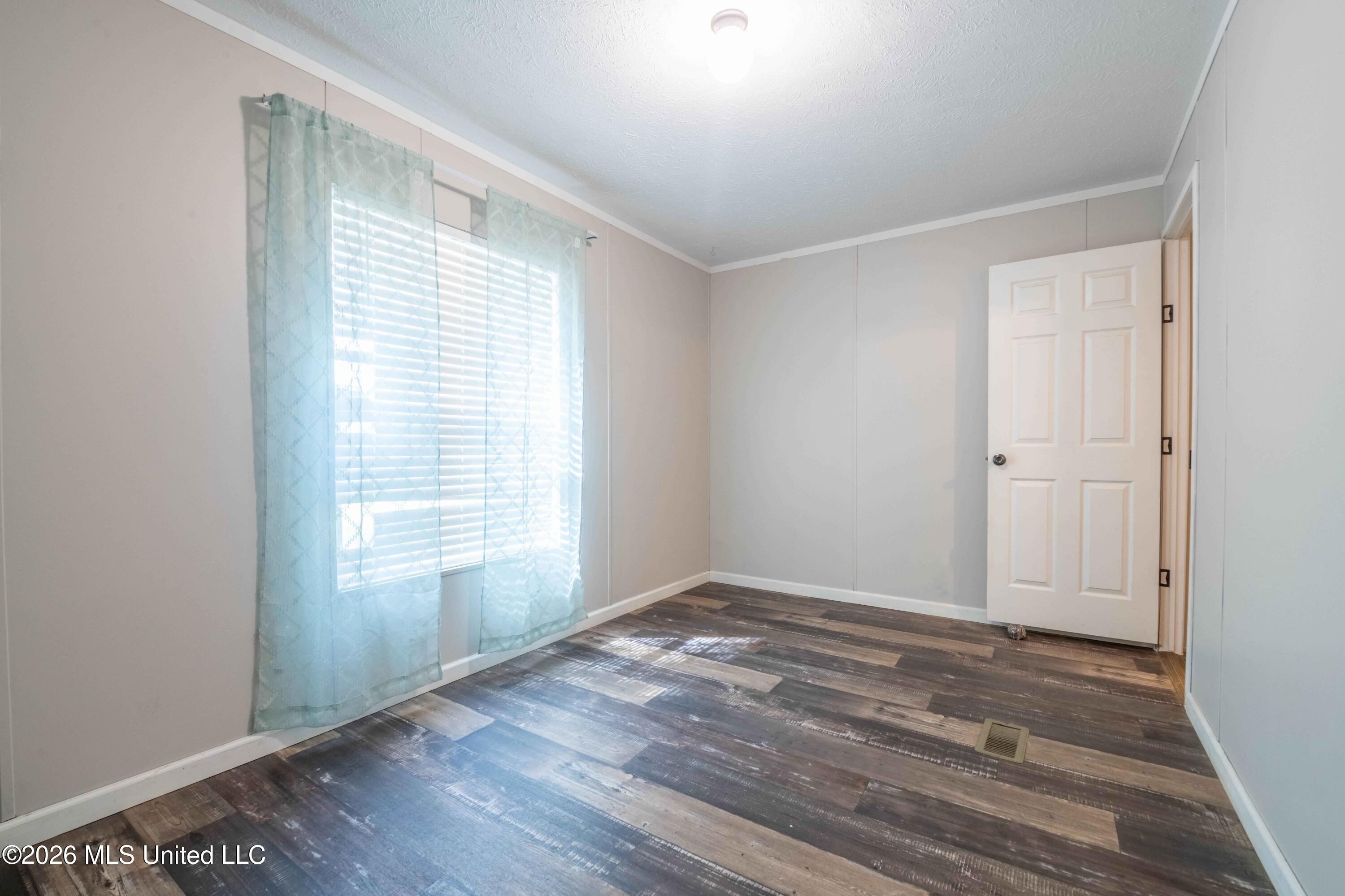2 Valley View Road Byhalia, MS 38611 - Photo 23 of 26 Interior-18