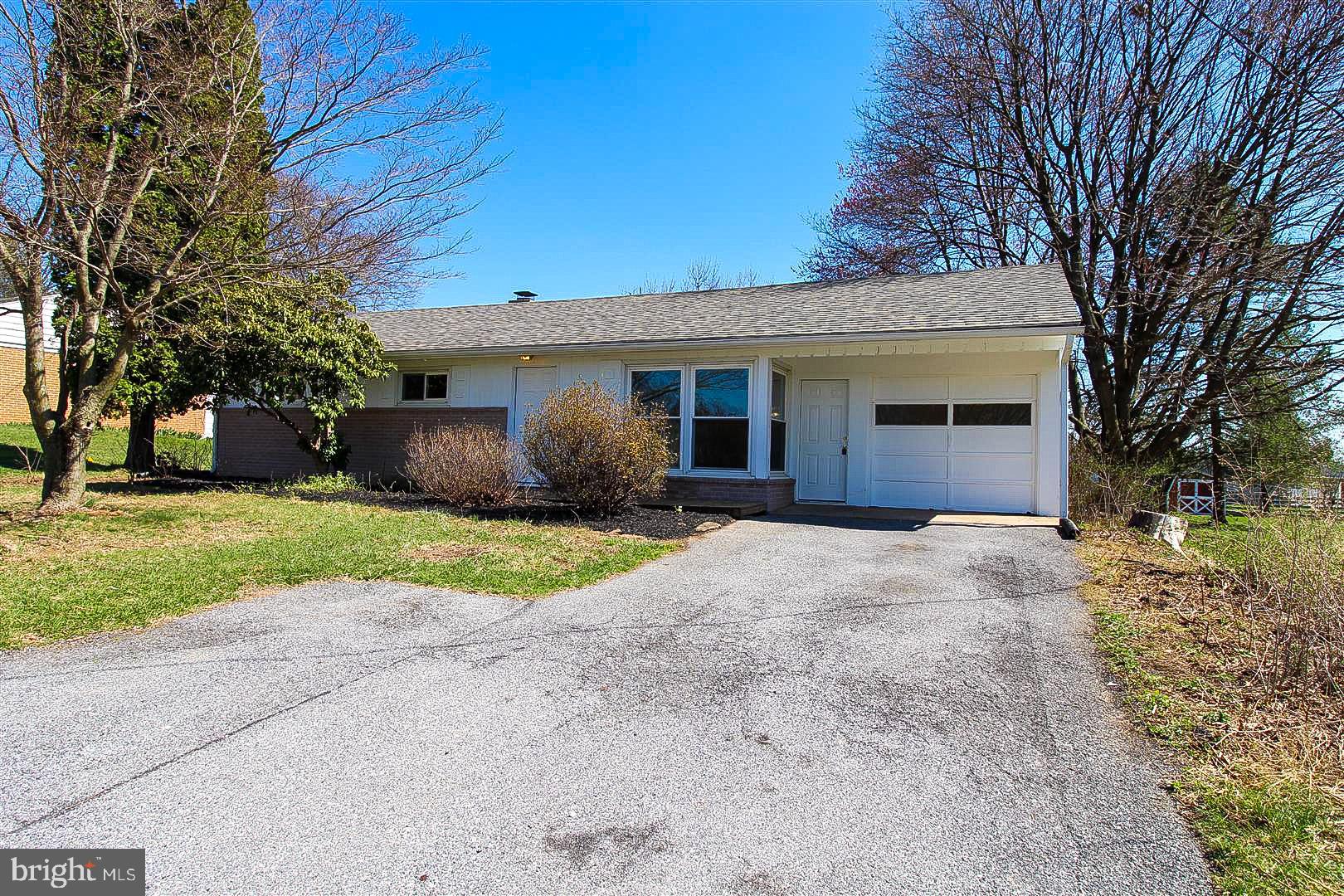 576 Green Valley Road York, PA 17403 - Photo 2 of 24 Gallery Image 2