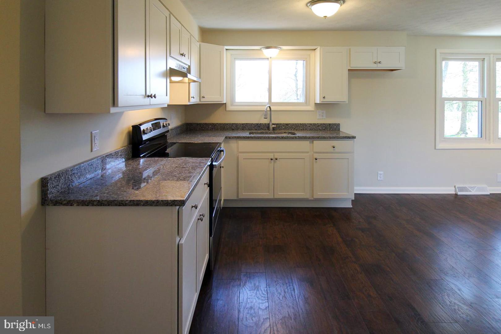 576 Green Valley Road York, PA 17403 - Photo 9 of 24 Gallery Image 9