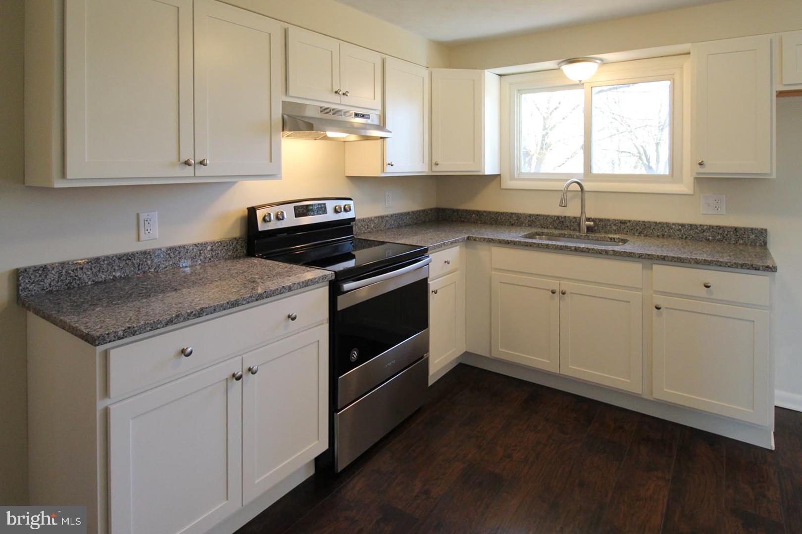 576 Green Valley Road York, PA 17403 - Photo 10 of 24 Gallery Image 10