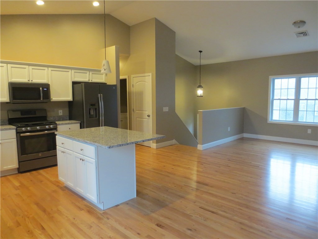 46 North Road Shannock, RI 02875 - Photo 3 of 5