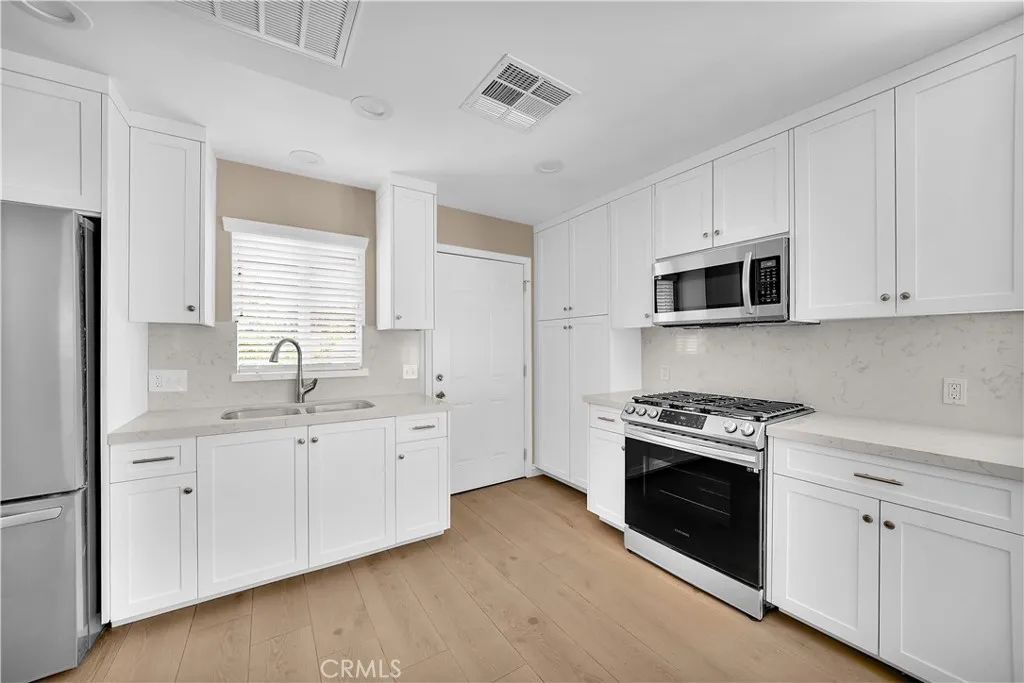 6735 Yellowstone Drive Riverside, CA 92506 - Photo 6 of 15