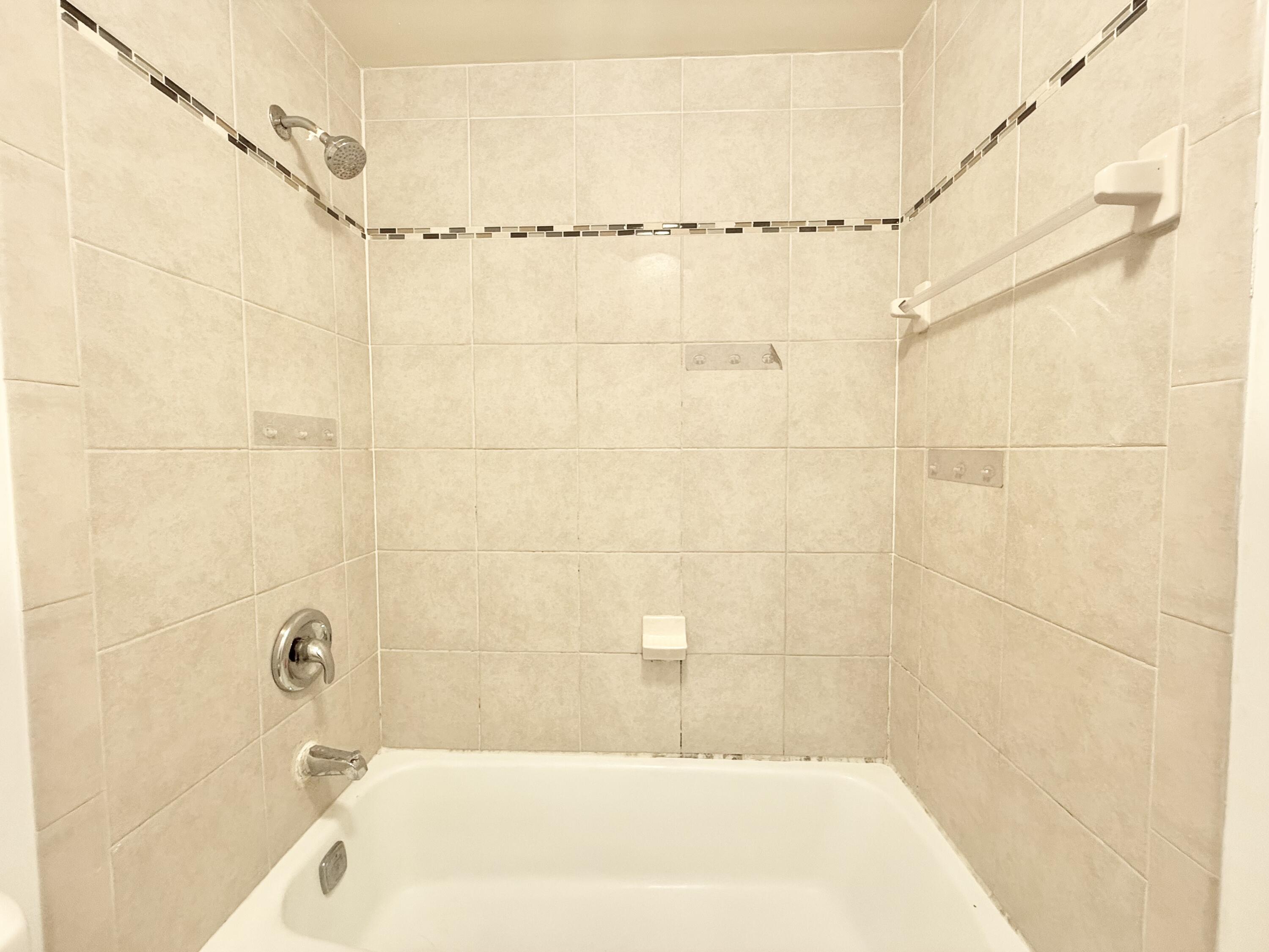 636 Northwest 13th Street, Unit 31 Boca Raton, FL 33486 - Photo 16 of 32 2nd Full bathroom