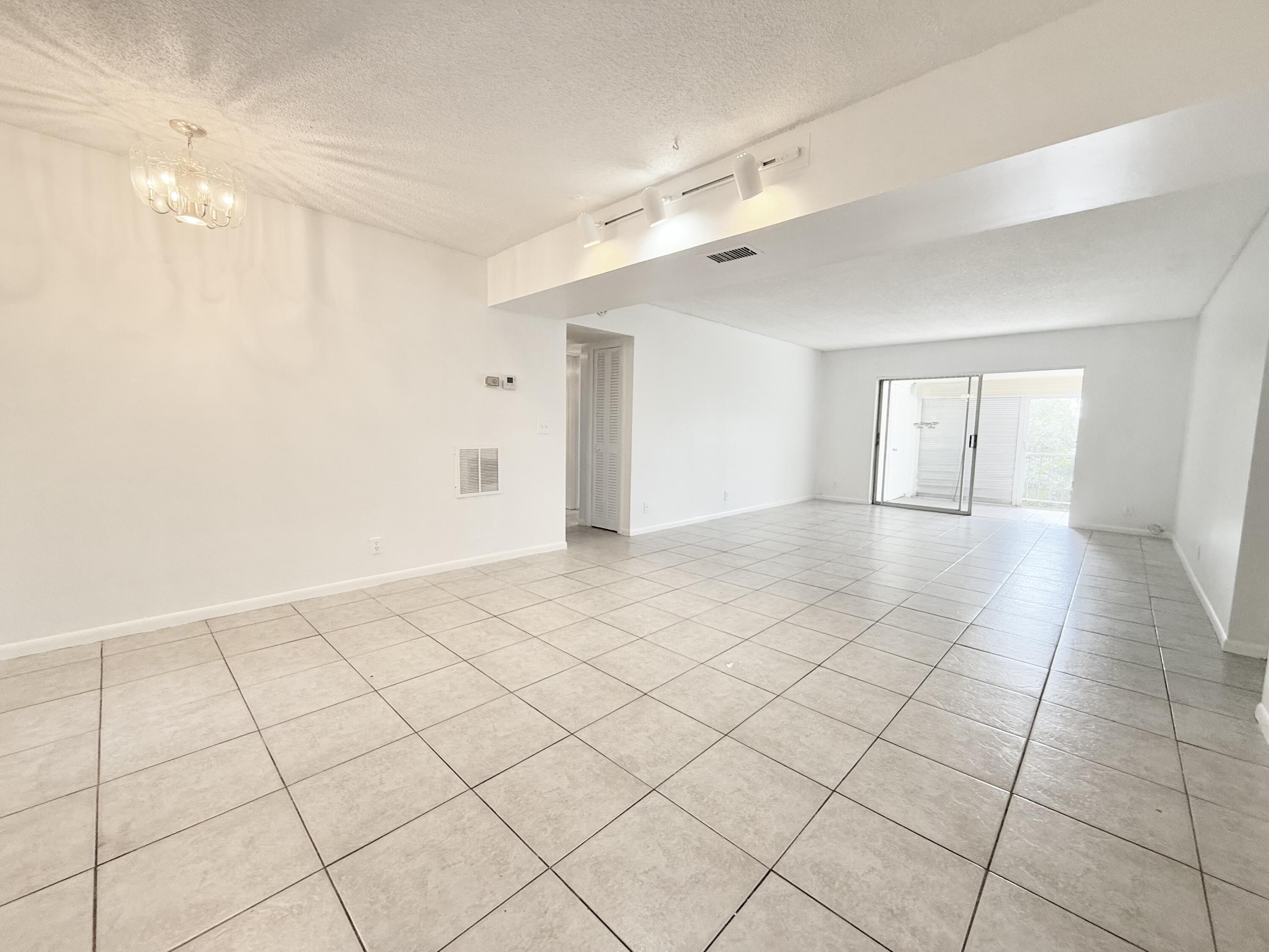 636 Northwest 13th Street, Unit 31 Boca Raton, FL 33486 - Photo 5 of 32 Spacious living space