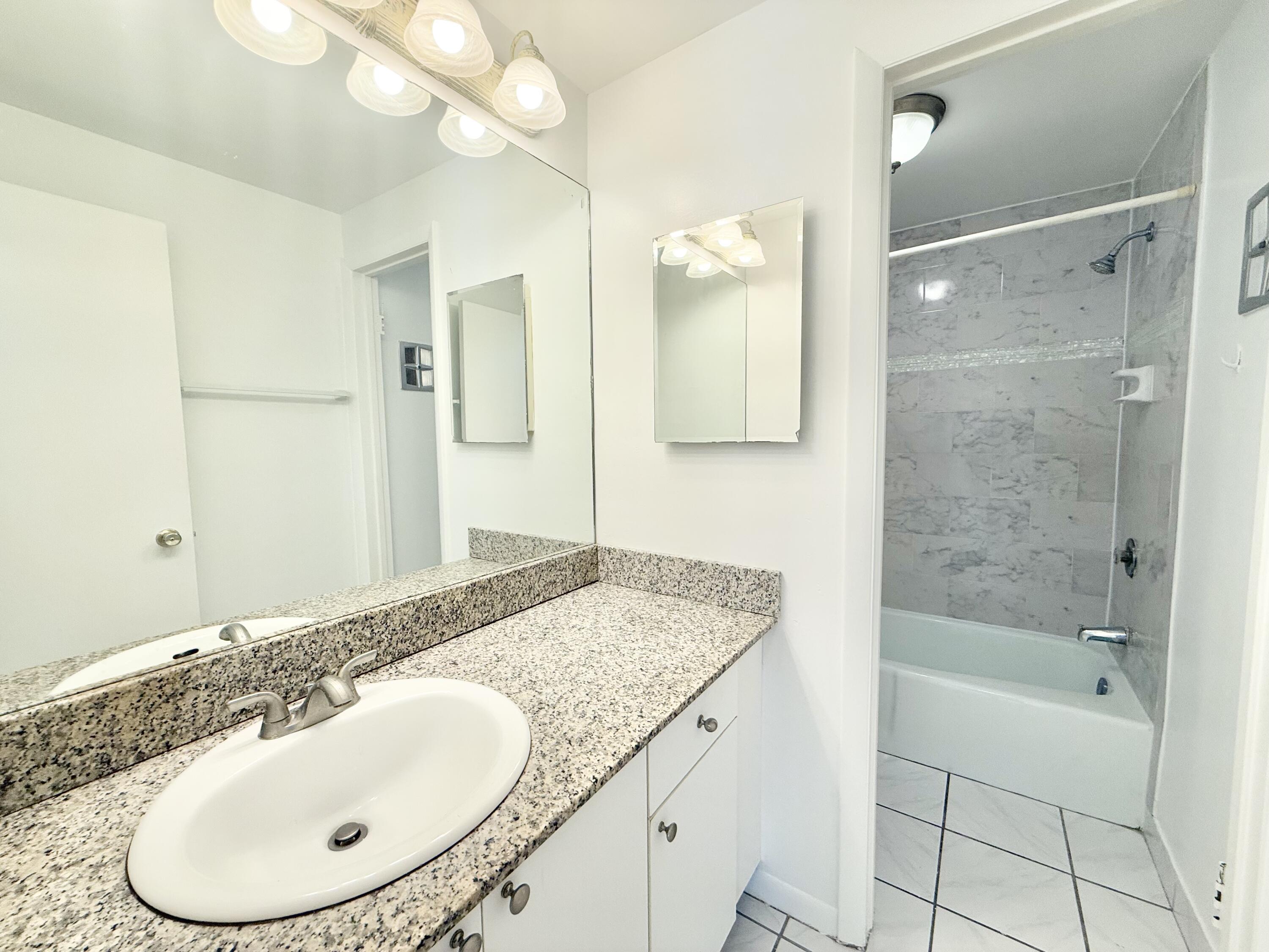 636 Northwest 13th Street, Unit 31 Boca Raton, FL 33486 - Photo 8 of 32 Master Bathroom