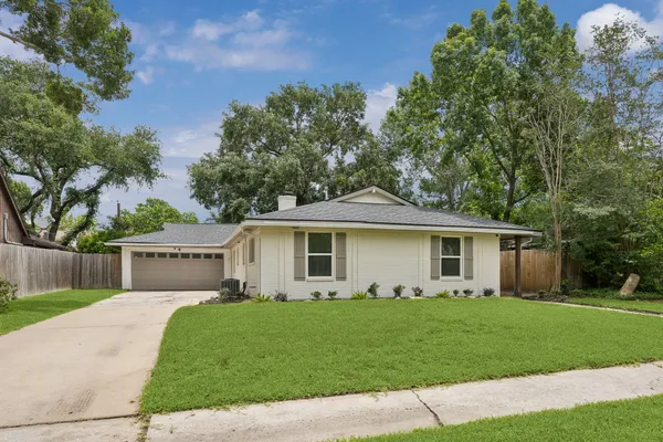 $385,000 | 1919 Ashford Hollow Lane, Houston, TX 77077
