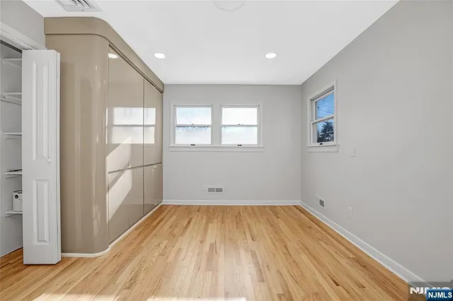 a view of utility room