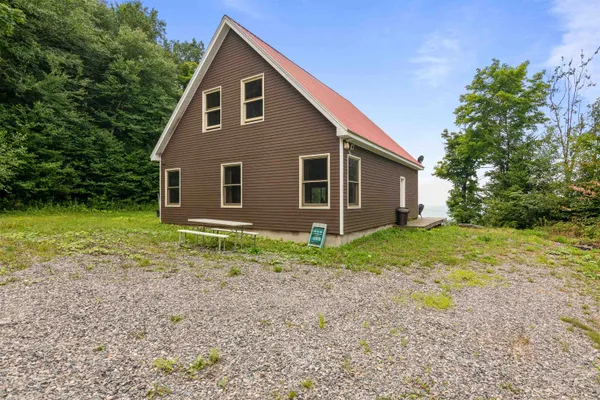 $399,000 | 942 Deer Run Lane, Enosburg Falls, VT 05450