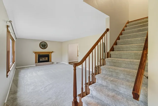 $385,575 | 221 Crestwood Drive, North Mankato, MN 56003
