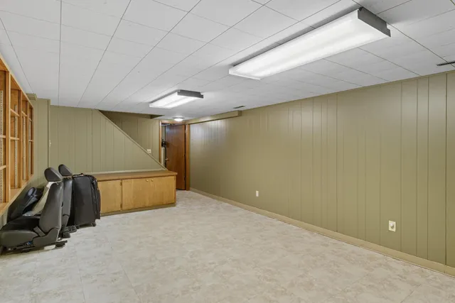 $385,575 | 221 Crestwood Drive, North Mankato, MN 56003