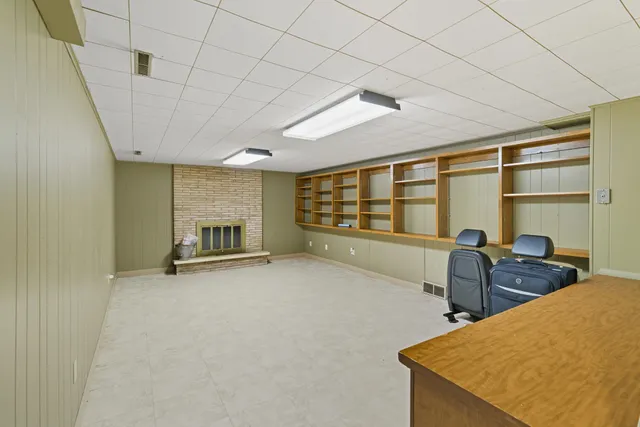 $385,575 | 221 Crestwood Drive, North Mankato, MN 56003