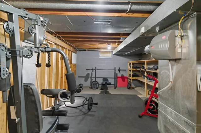 $385,575 | 221 Crestwood Drive, North Mankato, MN 56003