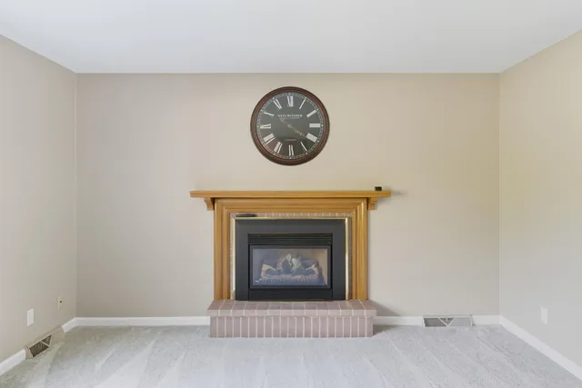 $385,575 | 221 Crestwood Drive, North Mankato, MN 56003