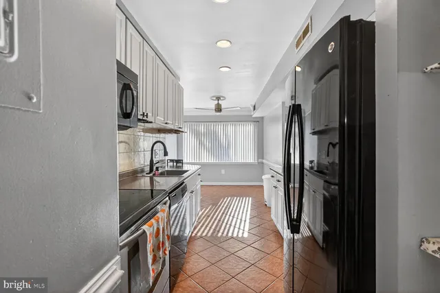 $245,000 | 426 Girard Street, Unit 160, Gaithersburg, MD 20877