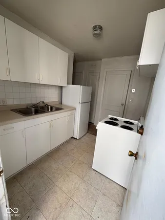 $950 | 4023 Clarendon Road, Indianapolis, IN 46208