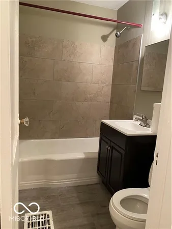 $950 | 4023 Clarendon Road, Indianapolis, IN 46208