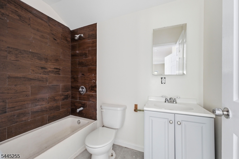 183 Graham Avenue Paterson, NJ 07501 - Photo 20 of 32