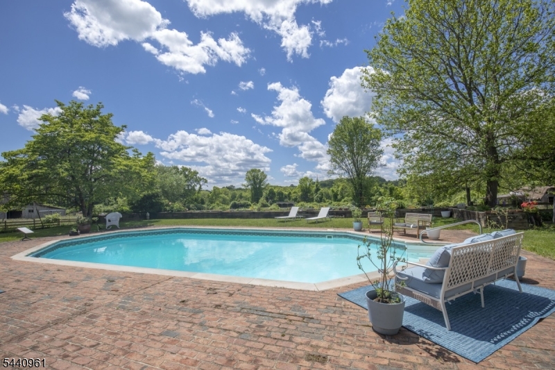 13 Farmersville Road Califon, NJ 07830 - Photo 4 of 29 Gallery Image 4