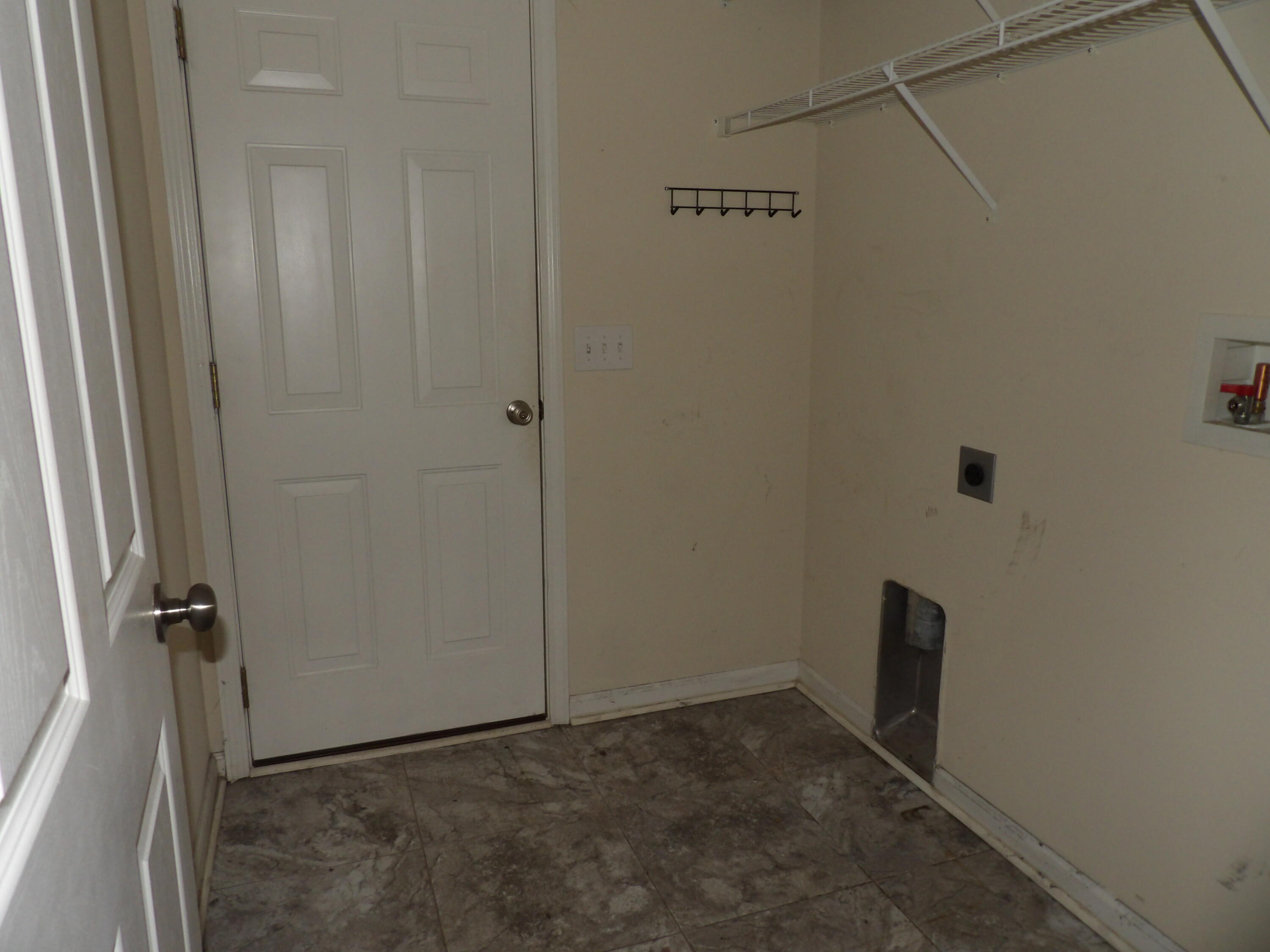 306 Briarbend Road Goose Creek, SC 29445 - Photo 9 of 16 052