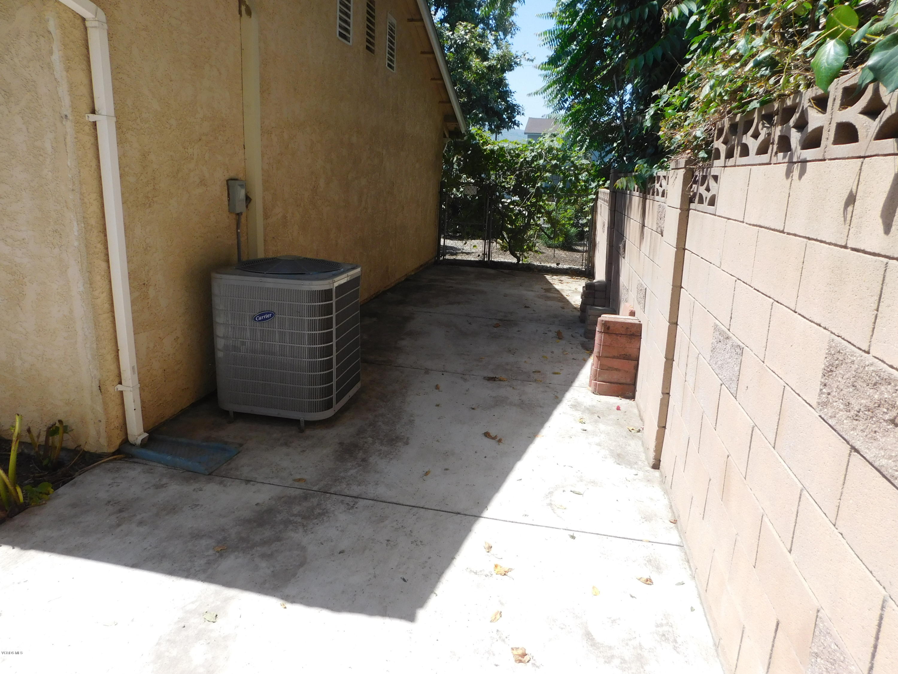 2105 Rhoda Street Simi Valley, CA 93065 - Photo 15 of 15 a view of a backyard of the house