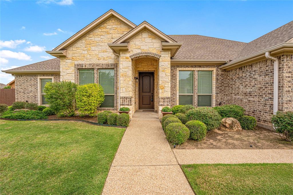 283 Briarleaf Circle Hewitt, TX 76643 - Photo 5 of 38