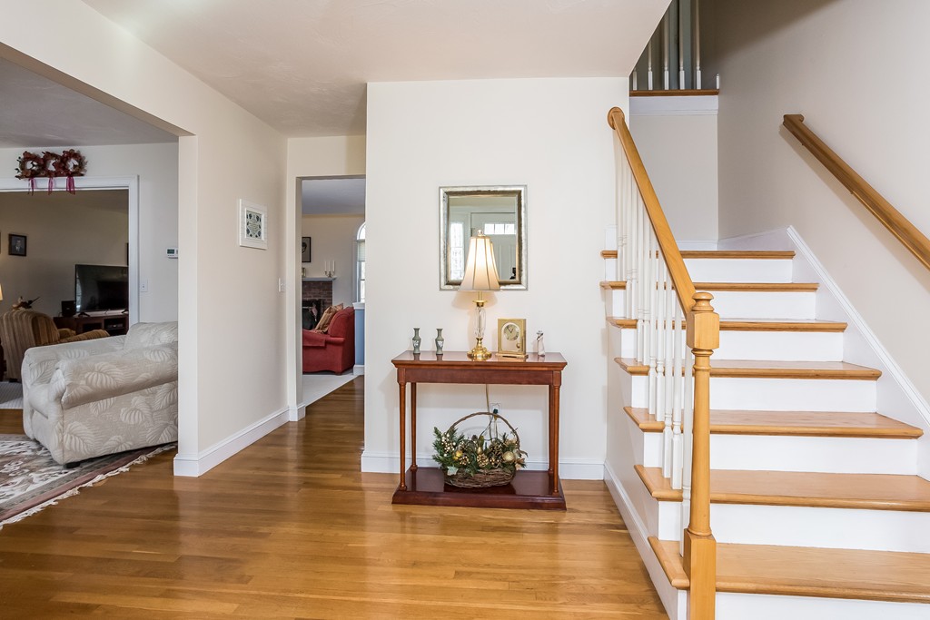 14 Nicole Road Mansfield, MA 02048 - Photo 3 of 29 Gallery Image 3