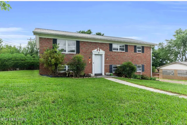 $289,900 | 3415 Emerald Avenue, Morristown, TN 37814