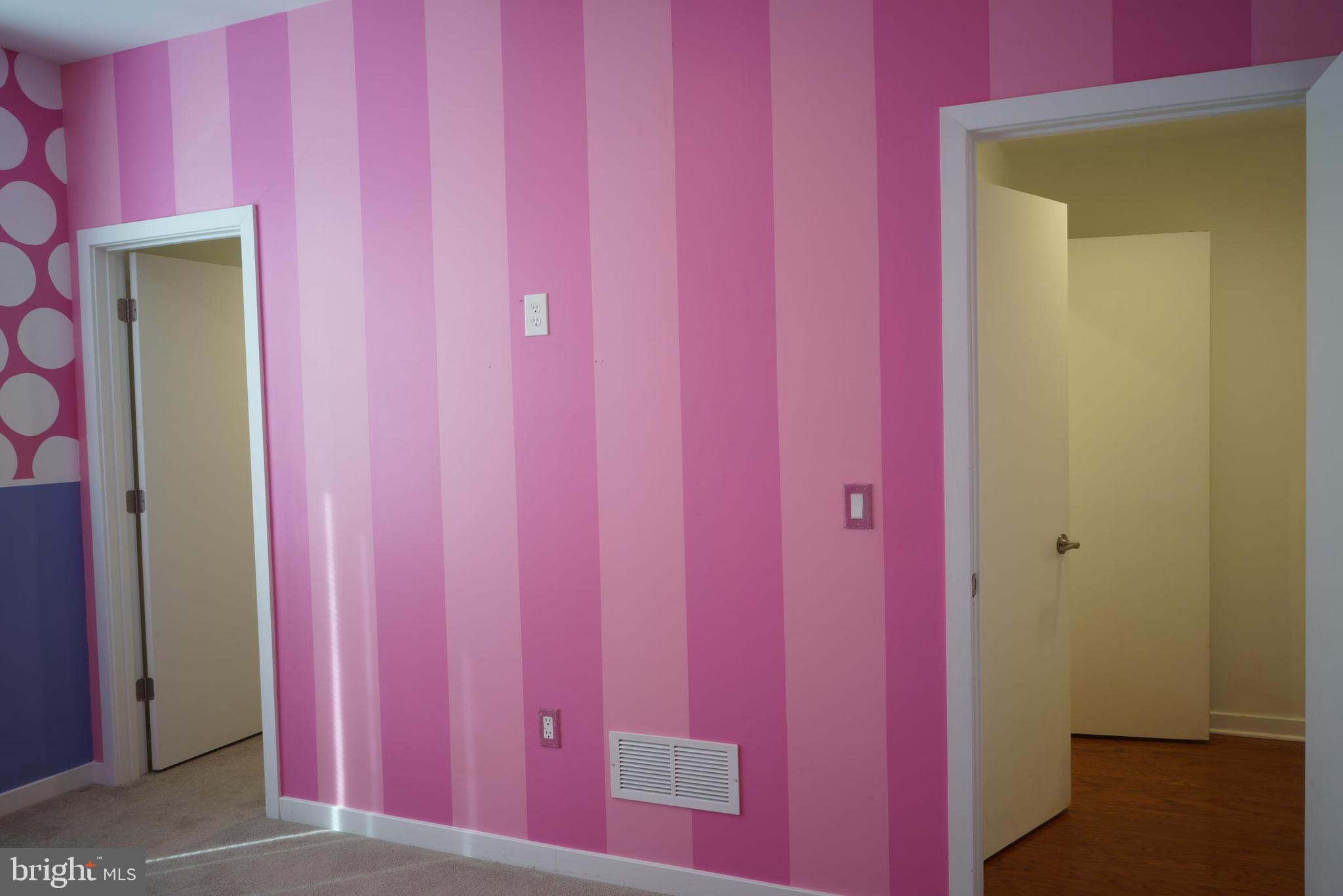 3130 Pierview Lane Philadelphia, PA 19125 - Photo 16 of 26 a view of a elevator