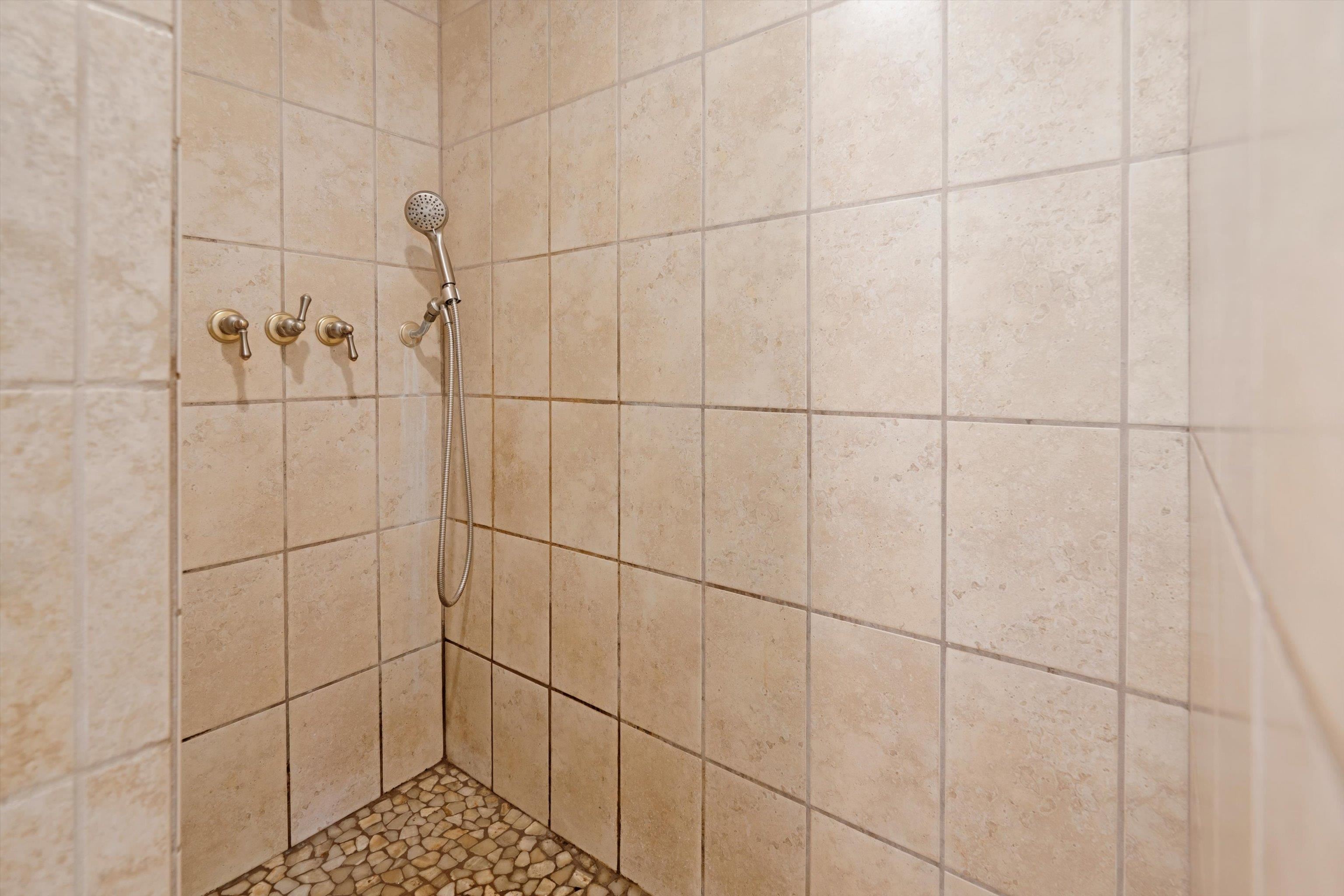 90 Auhana Road, Unit 201 Kihei, HI 96753 - Photo 33 of 45