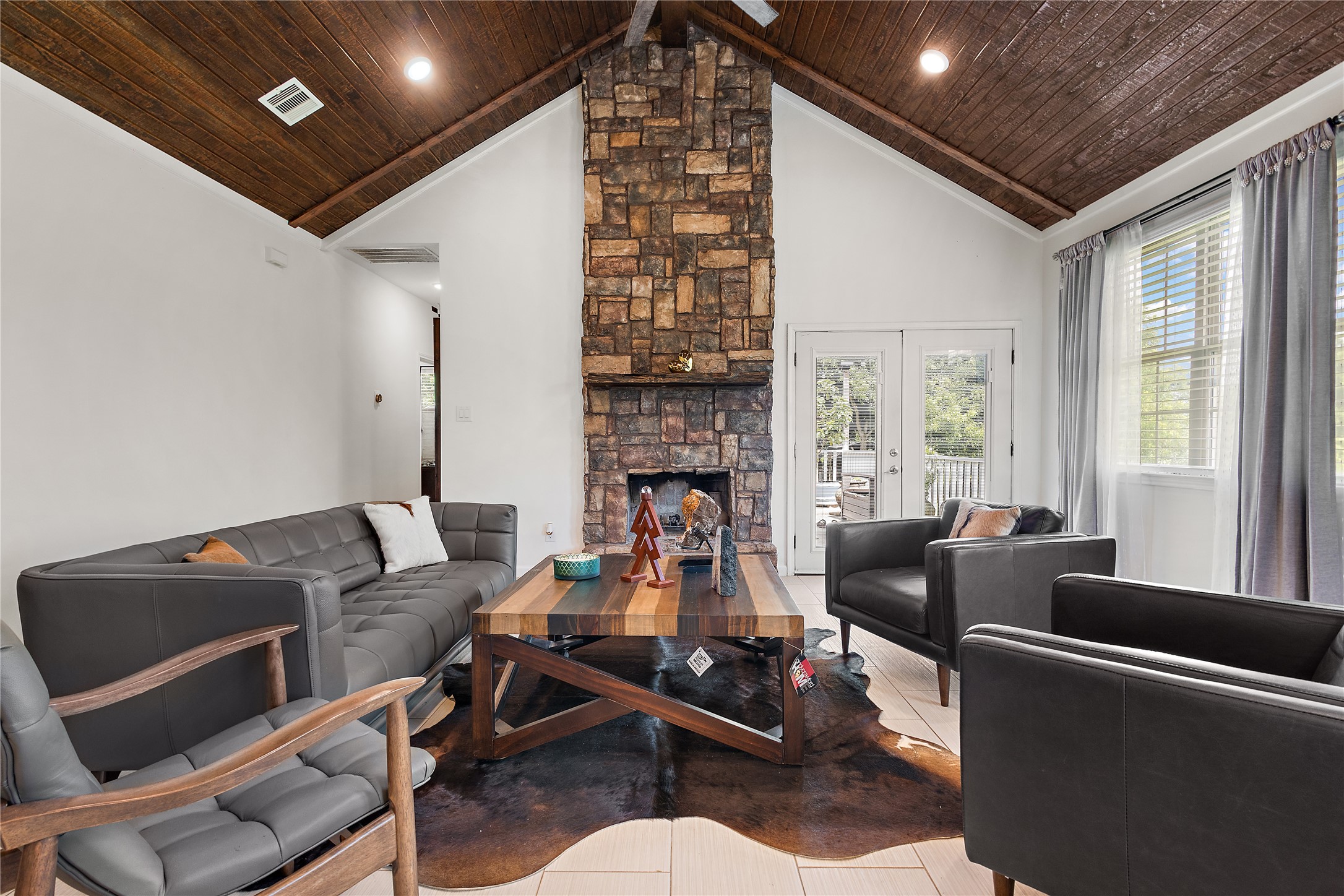 625 Pittman Road Richmond, TX 77469 - Photo 15 of 41 Cozy Living with Fireplace