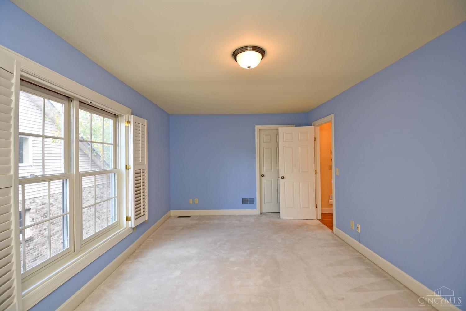 8849 Montgomery Road Cincinnati, OH 45236 - Photo 31 of 43