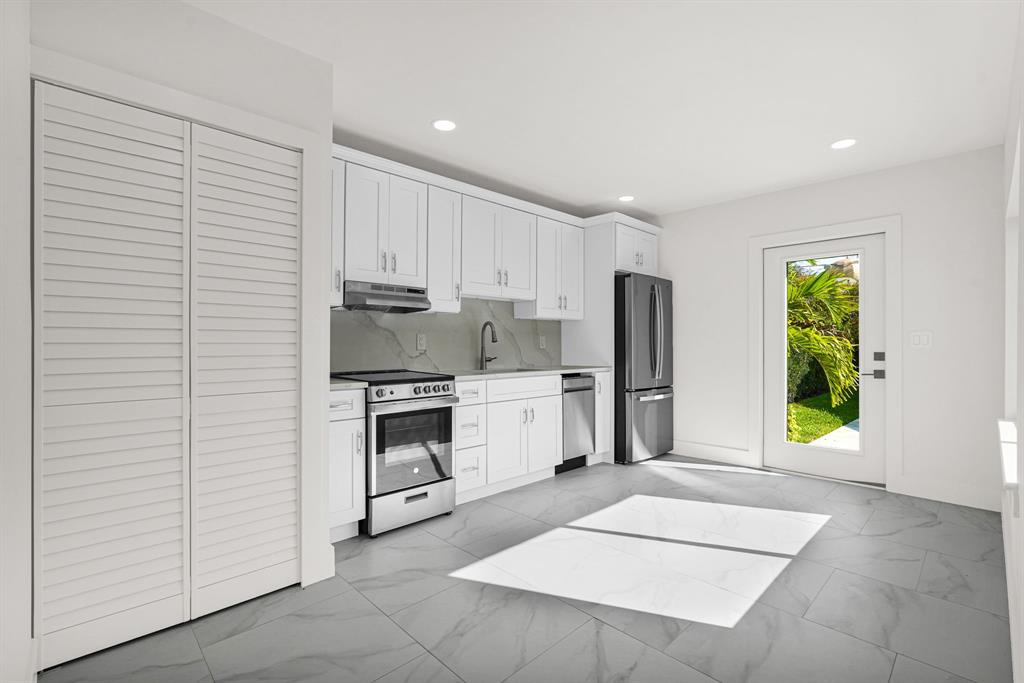 4015 Washington Road West Palm Beach, FL 33405 - Photo 29 of 42