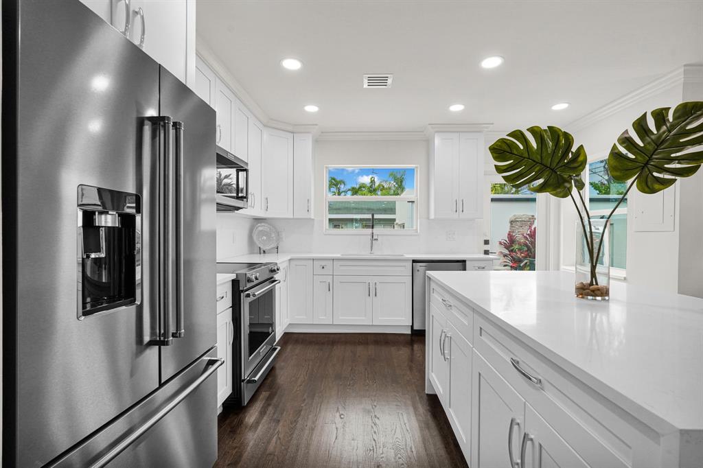 4015 Washington Road West Palm Beach, FL 33405 - Photo 10 of 42