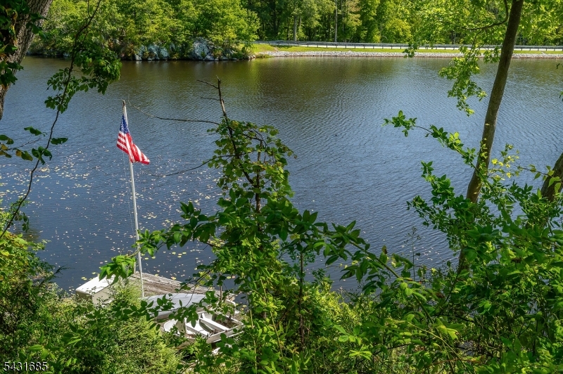 232 West Shore Road Stockholm, NJ 07460 - Photo 12 of 43
